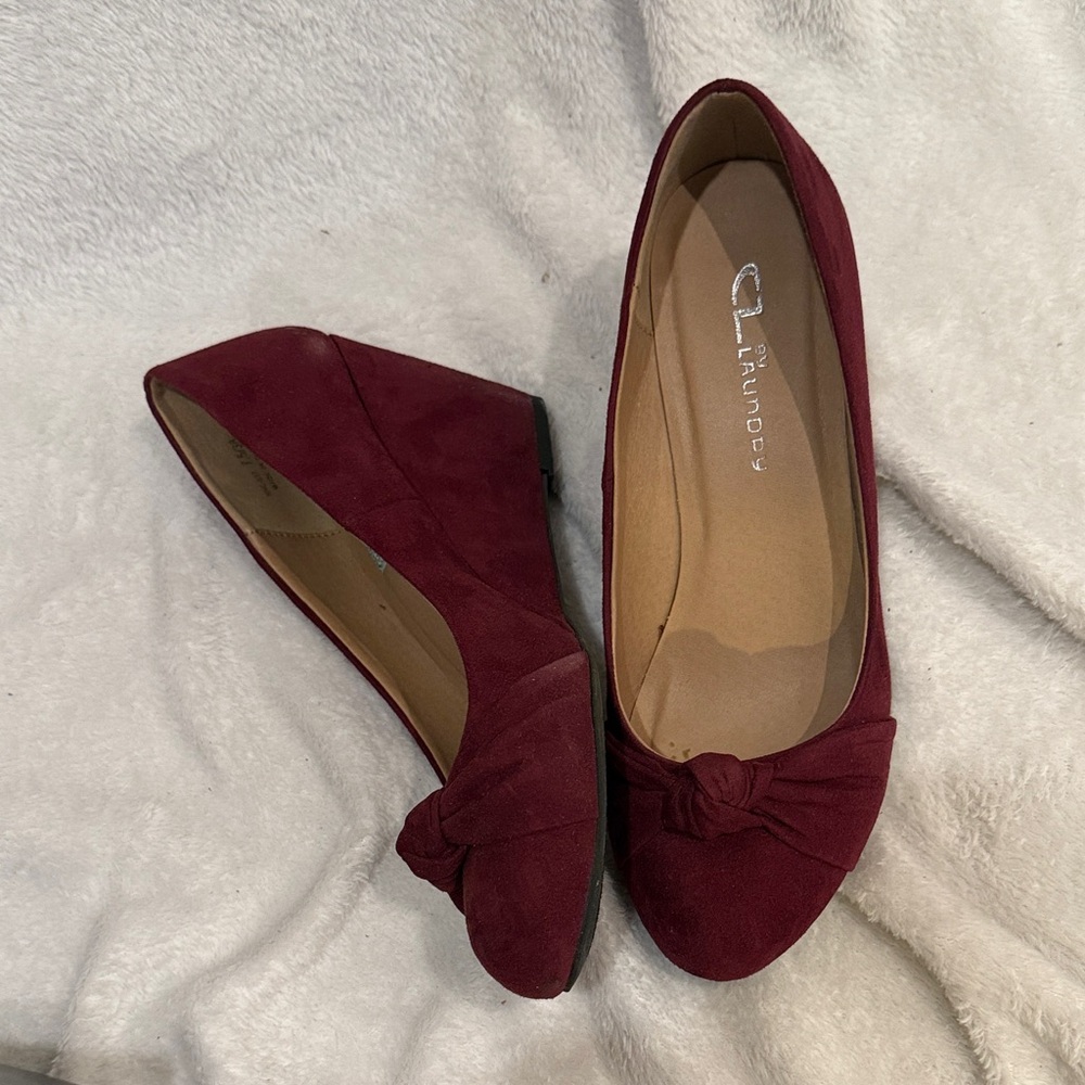 CL by Laundry Burgundy Knotted Suede Wedge Flats